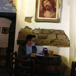 Bierbrauerei, Pub und Kirche