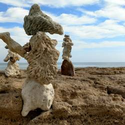 Others countries, other building materials - cairns of corals!