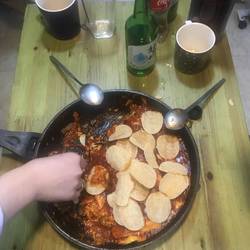 Self-made! Left overs: zucchini, tomato sauce, kaas en chips.. we hadden honger..