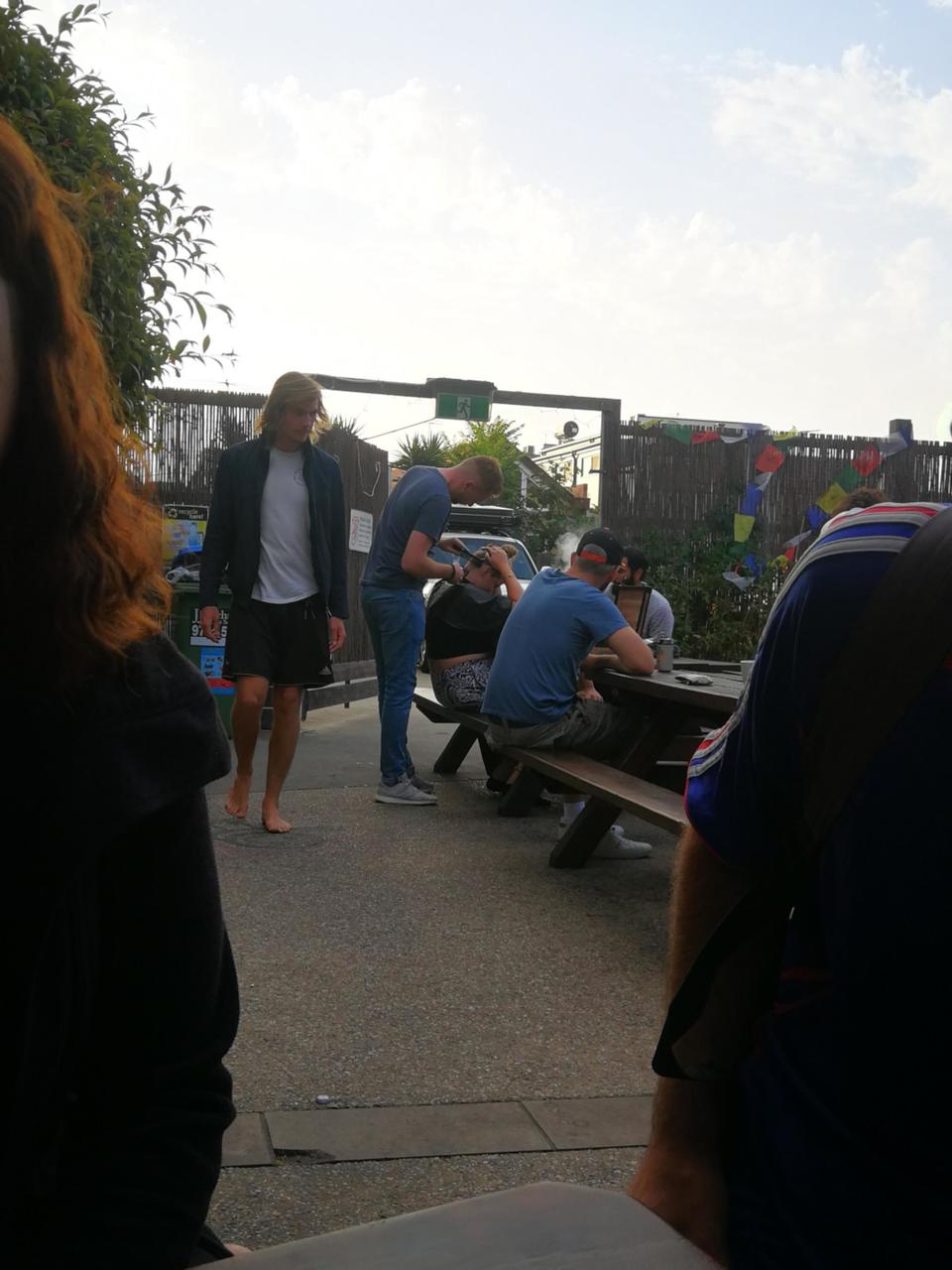 Haare schneiden im Hostel - von Backpacker zu Backpacker