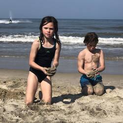 Malcolm and Dale making sandballs...