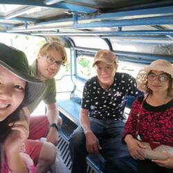Unterwegs mit dem Privat-Thai-Bus