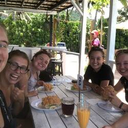 Anouk, Elise, Tabea, Isa, Julia