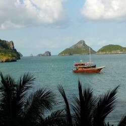 Die Red Dragon liegt vor Anker