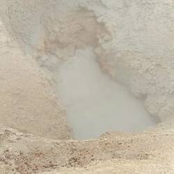 Brodelndes Wasser der Geysiren