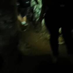 Wanderung durch Tunnel, Bach Ma Nationalpark