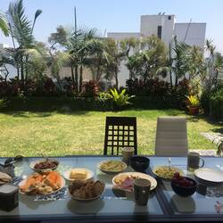 Frühstück auf dieser traumhaften Terrasse