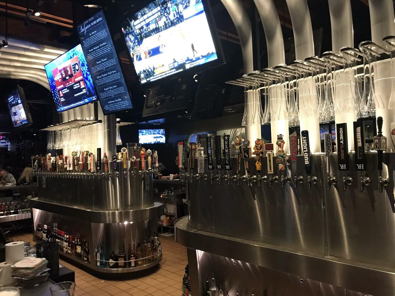 Zapfsäulen im Yard House