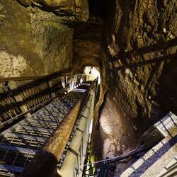 Und noch tiefer geht es hinunter