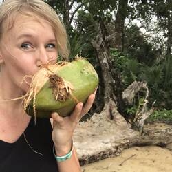 #3 Trinke aus einer Kokosnuss