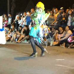 Dronken man in de parada, super grappig @ Huanchaco