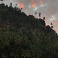 Sonnenaufgang hinter den Berg