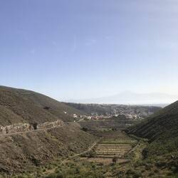 Das helle,spitze im Hintergrund ist Teneriffas höchster Berg