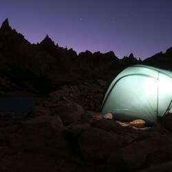 Unser Zelt vor Einbruch der Nacht am Lago Tonchek