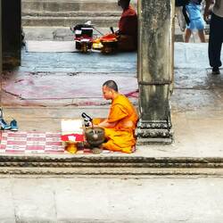 Angkor Wat, Mönch beim Gebet