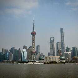 Shanghai skyline från The Bund