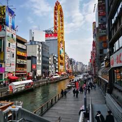 Riesenrad am Dotonbori-Fluss, Osaka