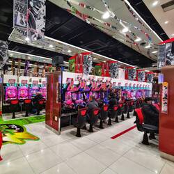 Überall gibt es riesige Spielhallen