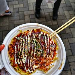 Okonomiyaki - traditionelles japanisches Gericht