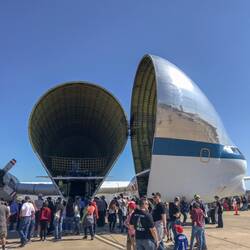 Ein Flugzeug der Nasa mit dem schönen Namen "Super Guppy" 🐟