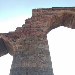 Größe, Färbung und Bearbeitung dieser Mauer waren sehr beeindruckend