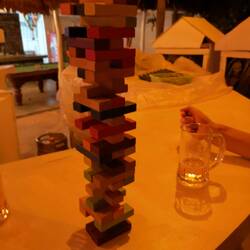 Unser Jenga Tower kurz vorm Zusammenbruch