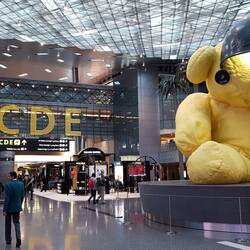 Lampbear vom Schweizer Künstler Urs Fischer.