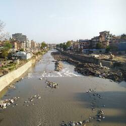 Riviere de déchets.