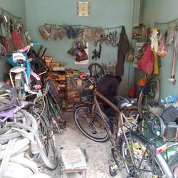 Le magasin improbable où j'ai pu racheter les outils qu'on m'a confisqués à Delhi