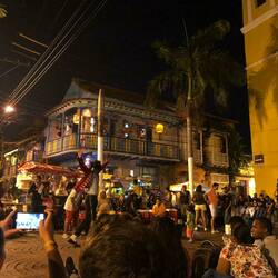 Plaza de la Trinidad in de avond @ Cartagena