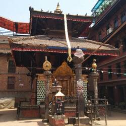 Petit temple de Til Mahadev Narayan, dédié a Vishnu & Shiva, l'un des plus anciens de la ville