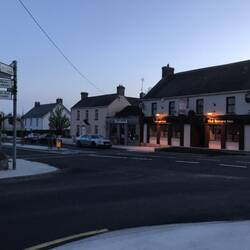 Das irische Weihersberg hat sogar noch eine Bar und einen kleinen (nicht bezahlbaren) Shop🙃