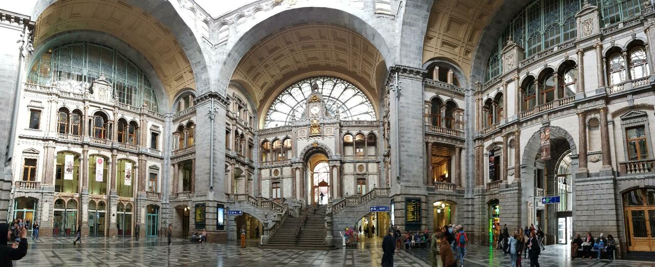 Antwerpen-Centraal / Anvers-Central