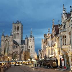 Sint-Niklaaskerk und Belfried