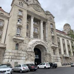 Seiten Eingang vom Hotel Gellért