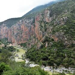 In der Schlucht des Flusses Laou