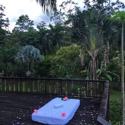 Charlys Geburtstagsmassage auf unserer Terrasse