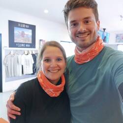 Den hübschen orangenen Buff gab's sogar gratis dazu