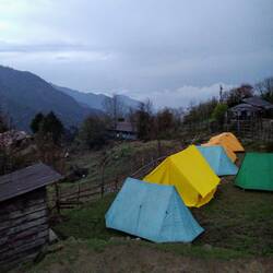 A tourist settlement above Dzongri