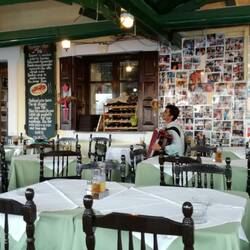 Urige Taverne mit Livemusik