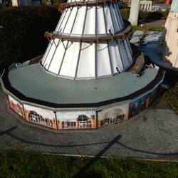 der Jahrtausendturm – das Wahrzeichen der Bundesgartenschau im Elbauenpark in Magdeburg