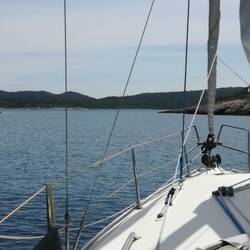 Die 90 m schmale Einfahrt in die Bucht