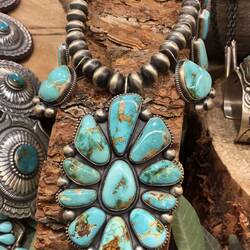 So viel cooler und riesiger Schmuck.