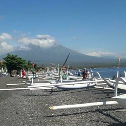 Une photo prise 10 mn avant l'éruption volcanique