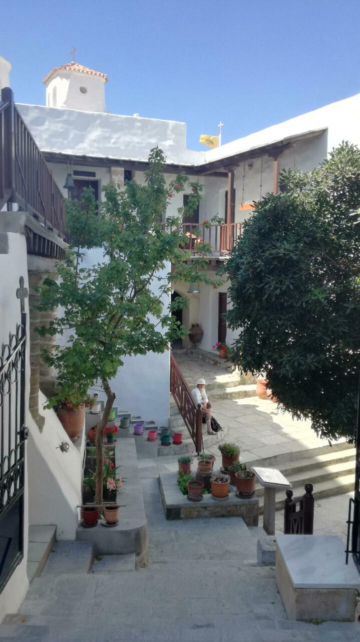 Im Kloster unterhalb des Kastells