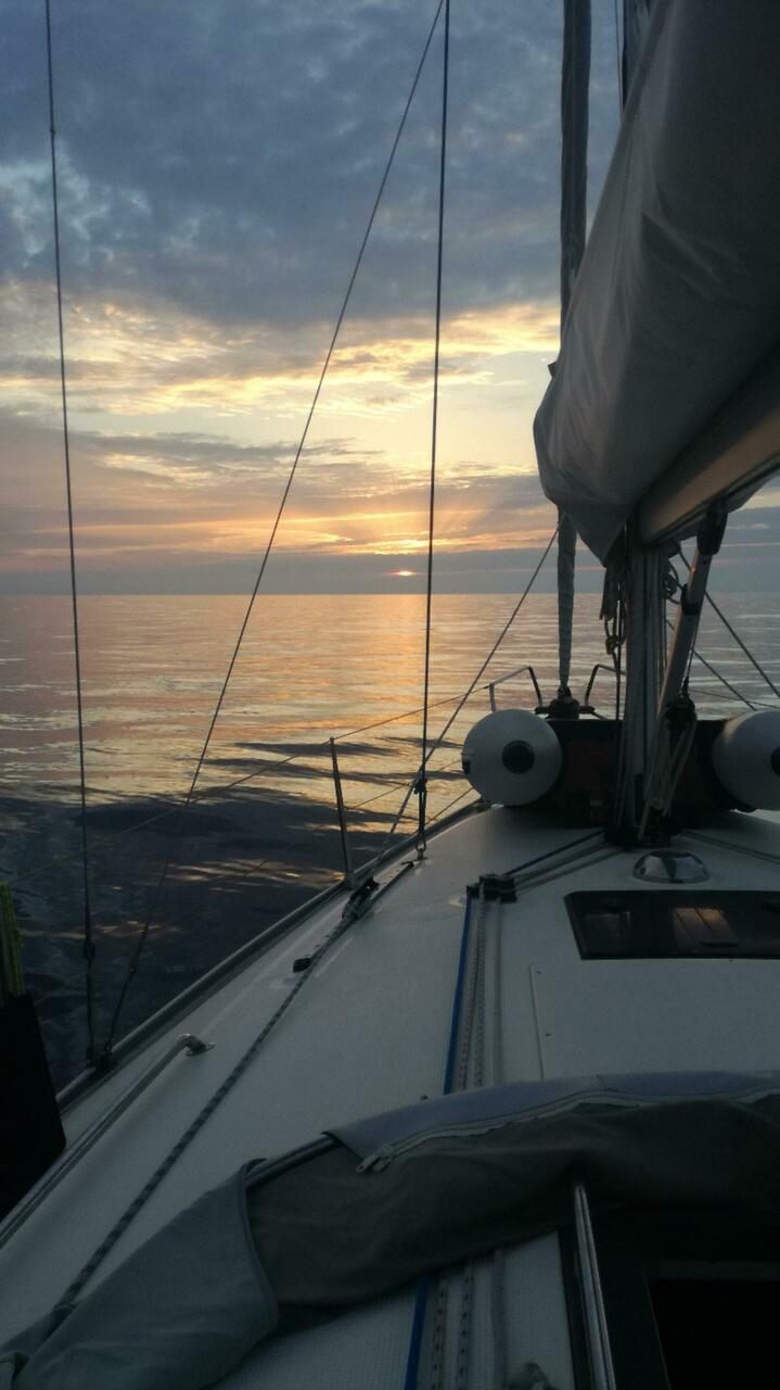 Fahrt in den Sonnenaufgang