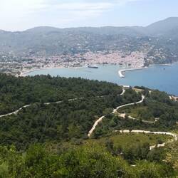 Ein langer Aufstieg mit schöner Aussicht auf Skopelos