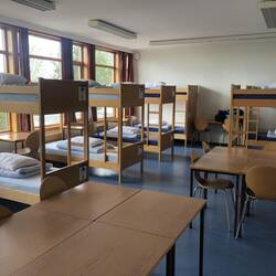 Dortoir. Nous nous sommes placés au fond...