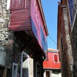 Vulkanstein für Häuser und Pflaster, Holz für den Balkon