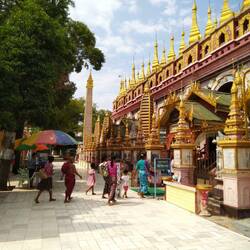 Ils n'ont cessé de me dévisager, cest a mon tour de les suivre et de les photographier